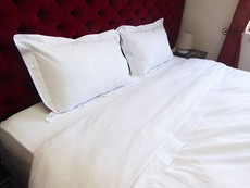 Rey's Fine Linen 300TC Queen Oxford Sateen Duvet Cover Set White/White