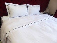 Rey's Fine Linen 300TC Super King Oxford Sateen Duvet Cover Set White/Black