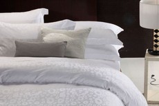 Chic Linen Luxurious Egyptian Cotton Bella Duvet Cover Set - White (King Ex