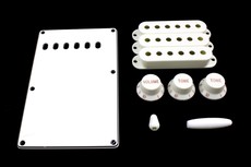 Allparts Electric Guitar Accessory Kit for Fender Stratocaster Style Guitars (White)