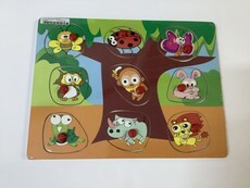 Puzzle nails animals in tree slw